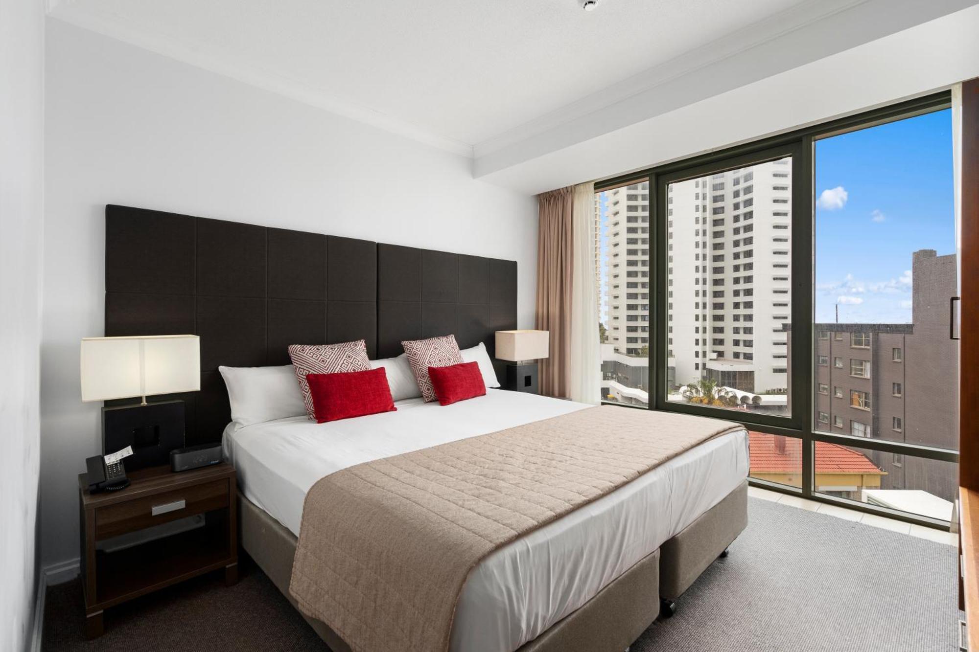 Legends Surfers Paradise MID WEEK MADNESS DEAL - Q Stay Gold Coast Exterior foto