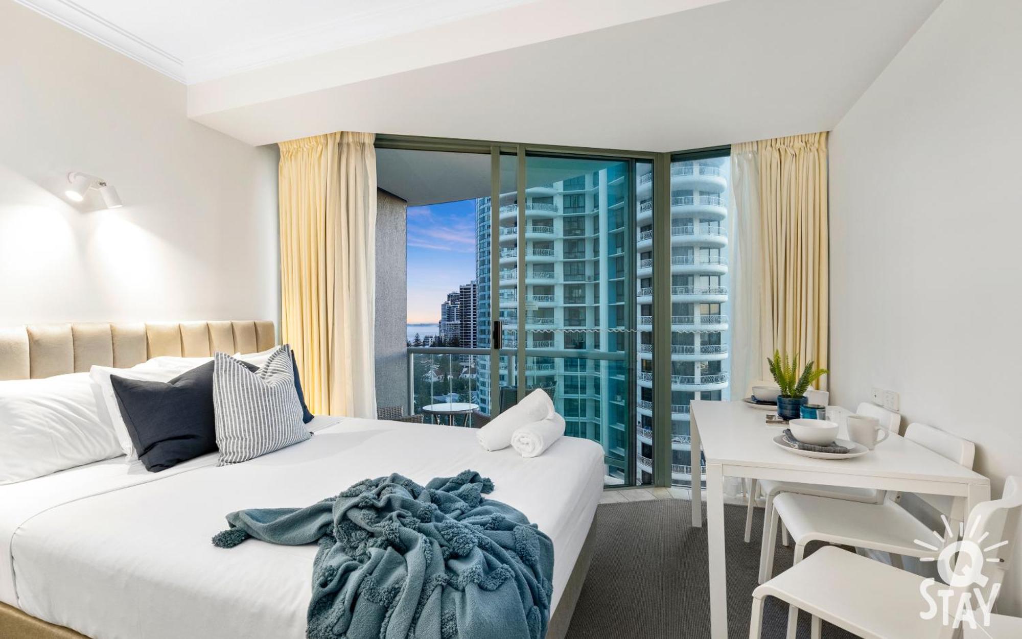 Legends Surfers Paradise MID WEEK MADNESS DEAL - Q Stay Gold Coast Exterior foto