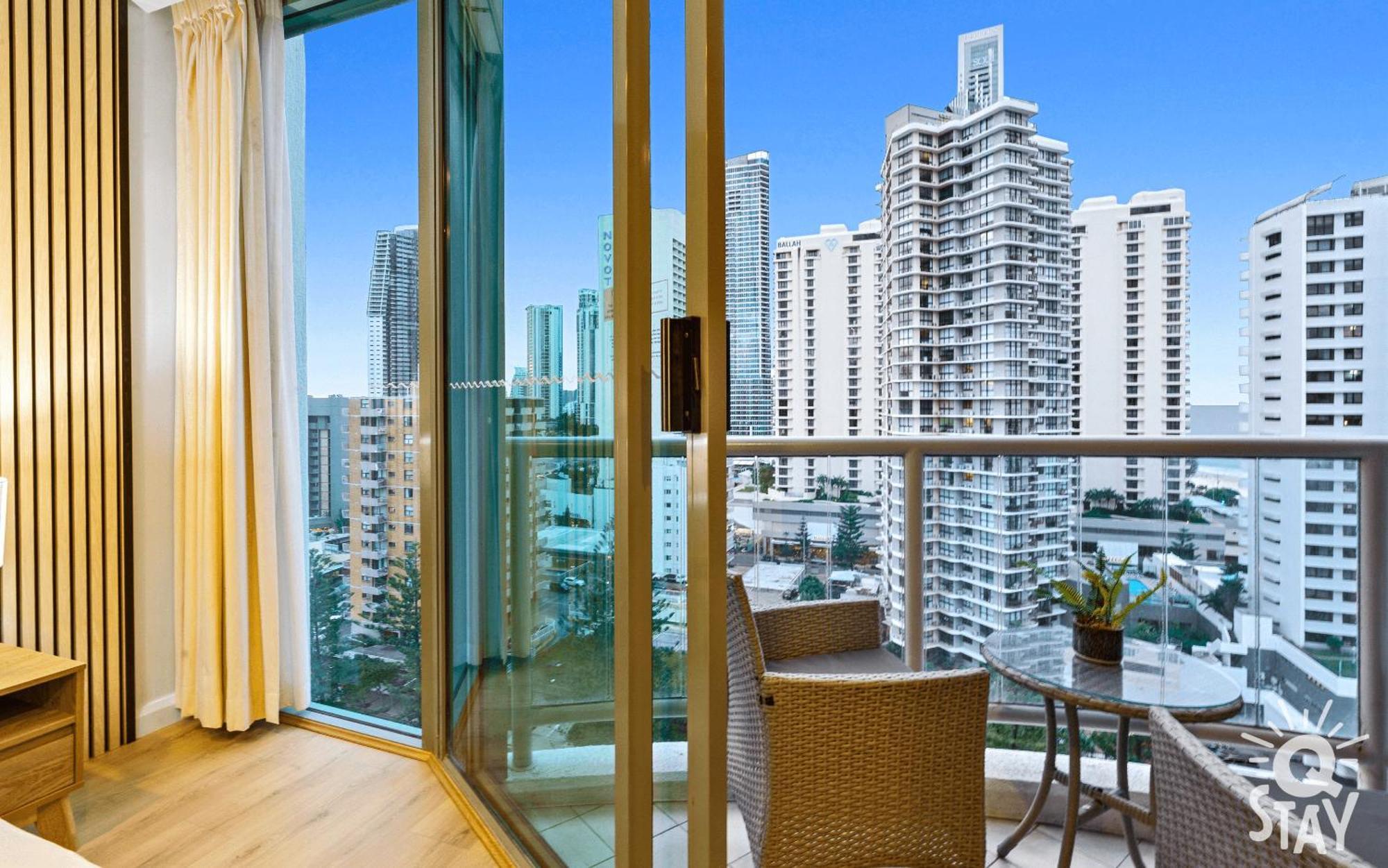 Legends Surfers Paradise MID WEEK MADNESS DEAL - Q Stay Gold Coast Exterior foto