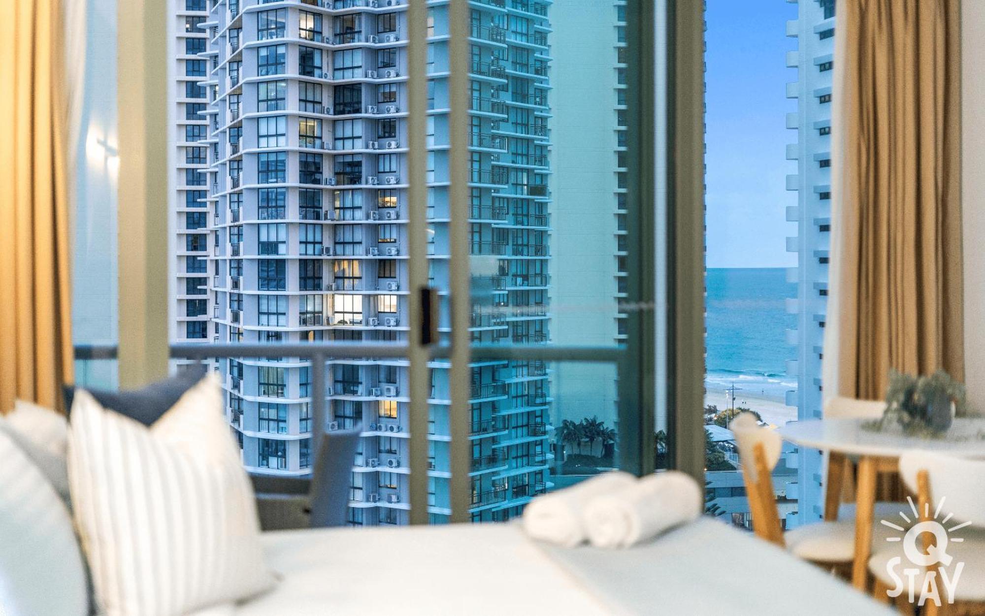 Legends Surfers Paradise MID WEEK MADNESS DEAL - Q Stay Gold Coast Exterior foto
