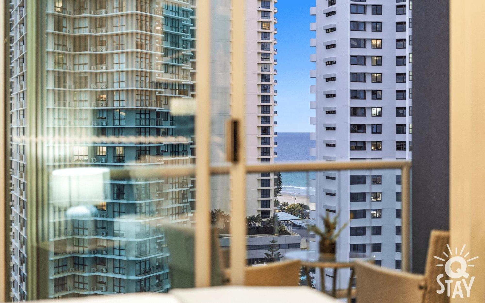 Legends Surfers Paradise MID WEEK MADNESS DEAL - Q Stay Gold Coast Exterior foto